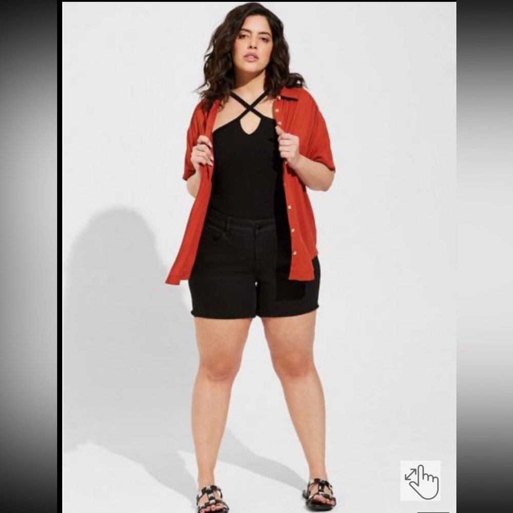 Torrid  - Size 4 - Picture 3 of 10